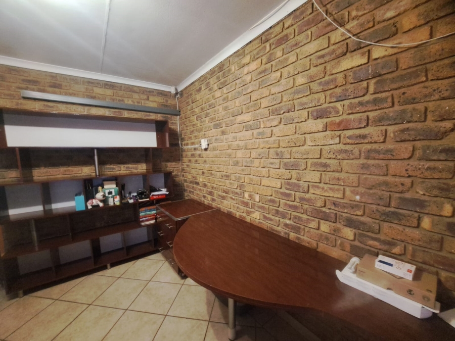 3 Bedroom Property for Sale in Heuwelsig North West